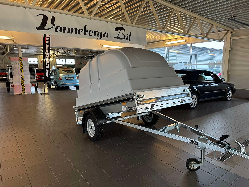 Brenderup 750 BRENDERUP 750 FS1425 KÅPA, TIPP, STÖDHJUL