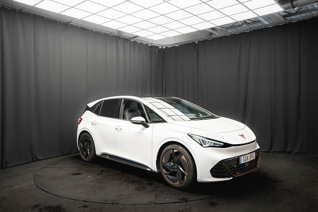Cupra Born 58 PANORAMA KAMERA HUD 20'' PILOT M ADAPTIV-FART MOMS