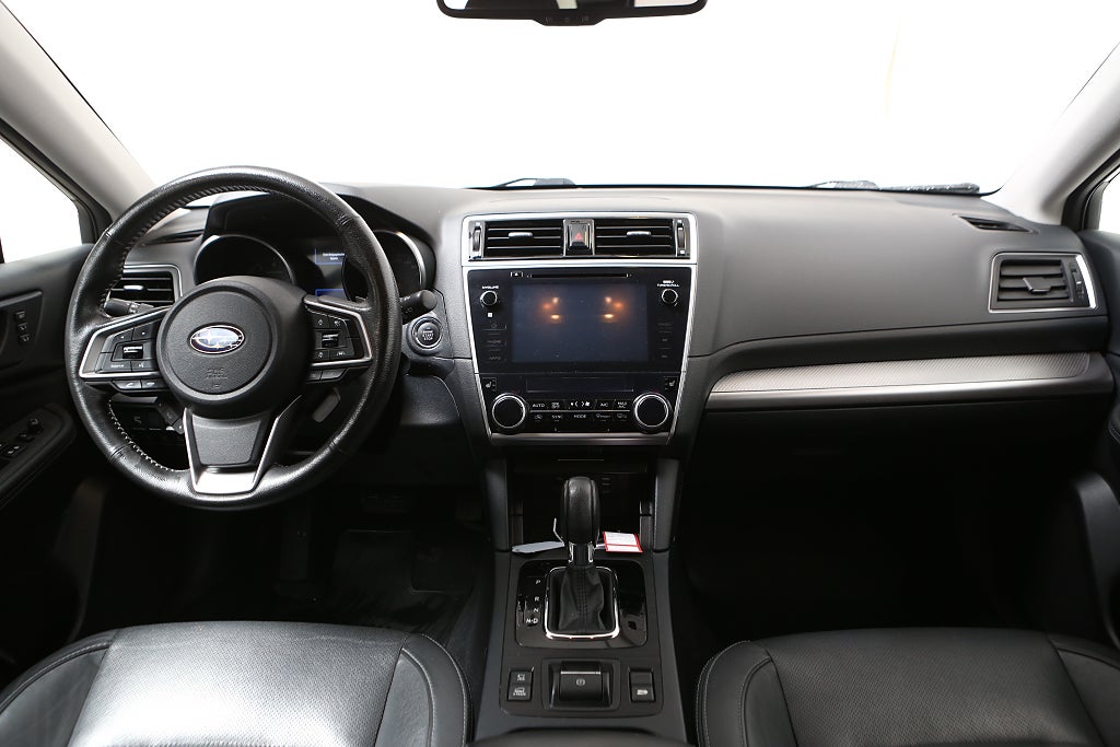 Subaru Outback 2,5i Ridge AWD Aut Skinn Bränslevärmare Drag 2018