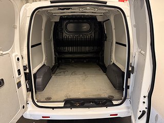 Transportbil - Skåp Nissan NV200 7 av 14