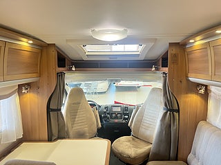 Husbil-halvintegrerad Kabe TM 740 LXL 10 av 21