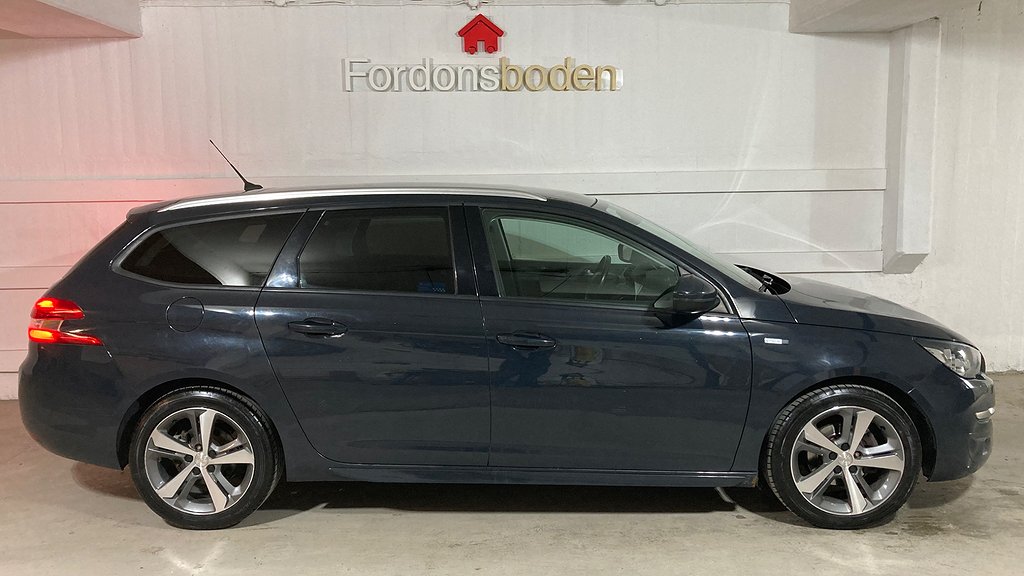 Peugeot 308 SW 1.2 e-THP Style B-Kamera Panorama Navi |110hk