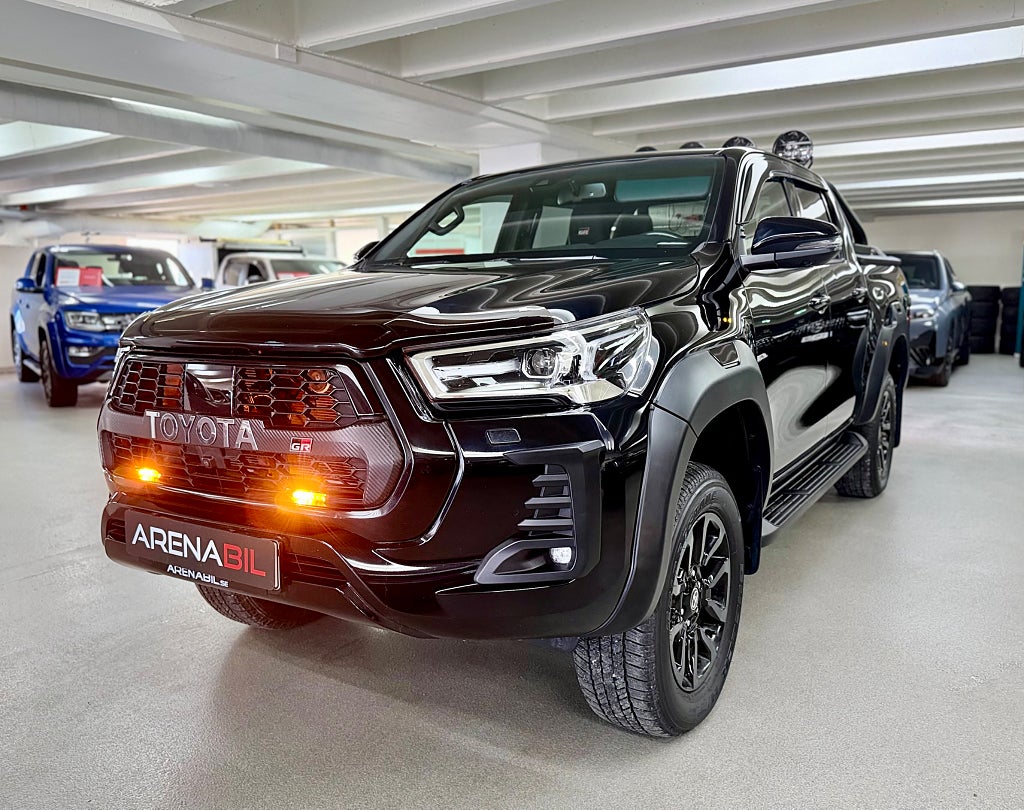 Toyota Hilux GR Sport 2.8 4WD UPPHÖJD 360° Kamera Diff Drag MOMS