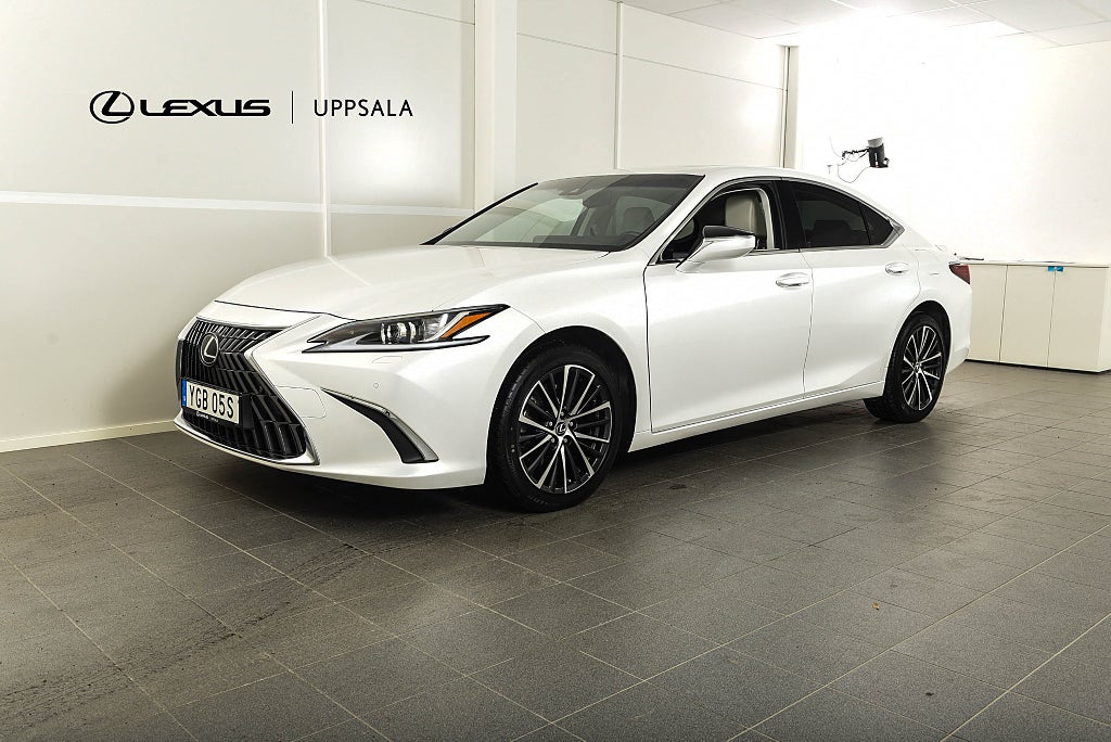 Lexus ES 300h Limited Edition Moms