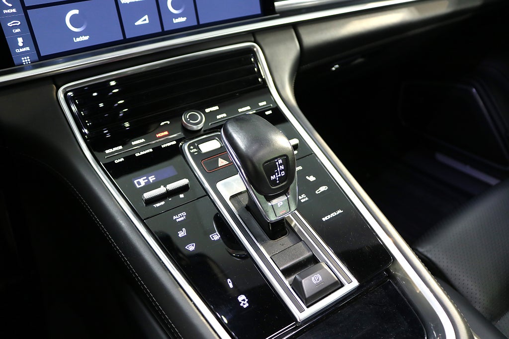 Porsche Panamera 2020 - miniatyr 14