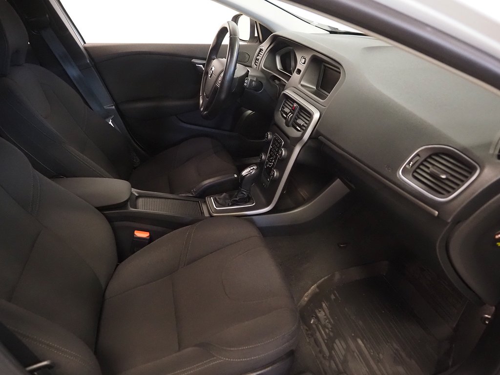 Volvo V40 D3 150hk Geartronic Kinetic D-Värm P-Sensorer 2017