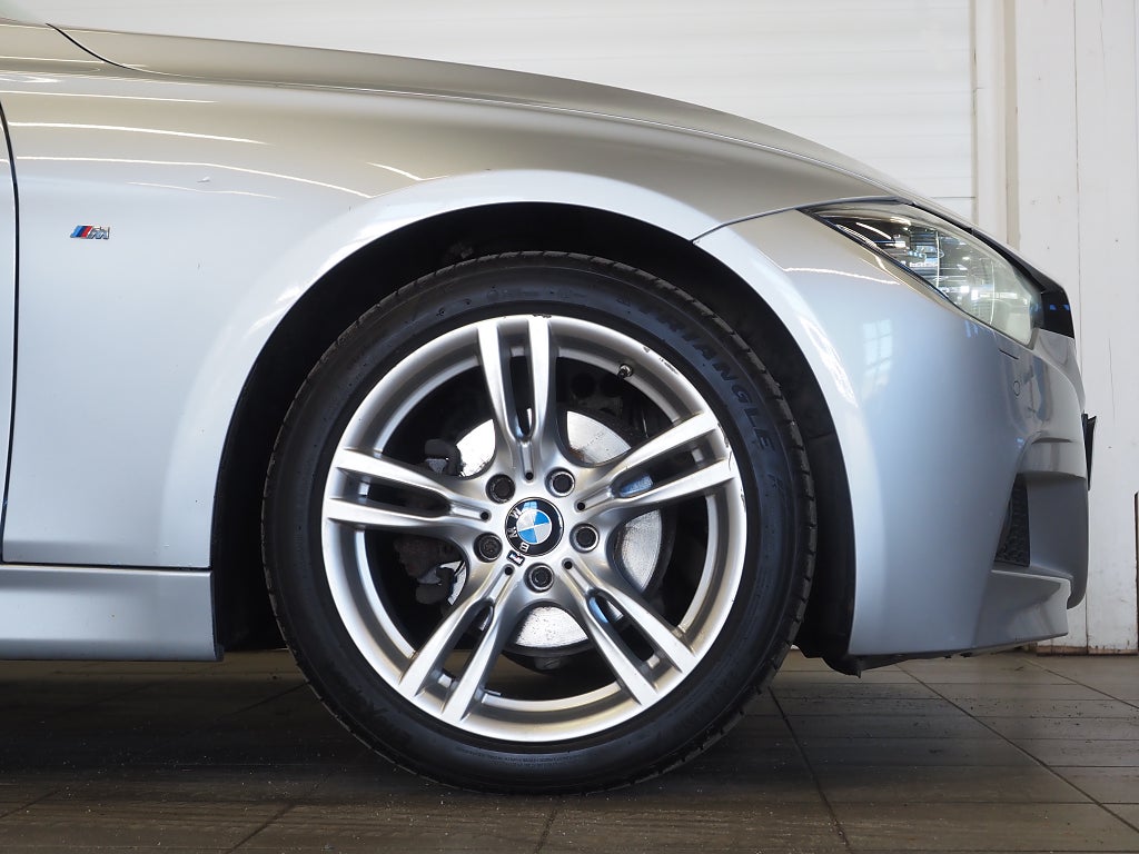 BMW 320 i 184hk xDrive Touring M Sport |Navi|Kamera|Drag| 2019