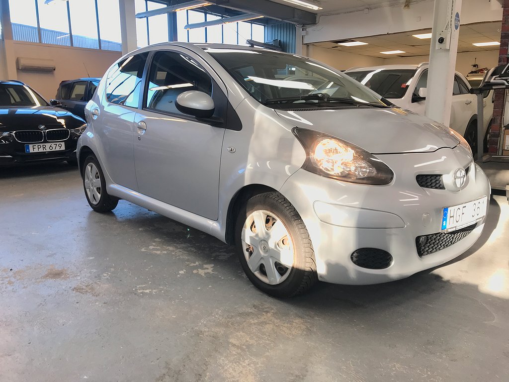 Toyota Aygo 5-dörrar 1.0VVT-i Lågmil 5 ägare bes servad 68HK