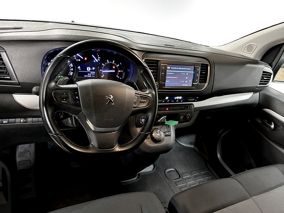 Bild på Peugeot Expert PRO+ 2.0 BlueHDi 145hk Aut L3 B-KAMERA CARPLAY