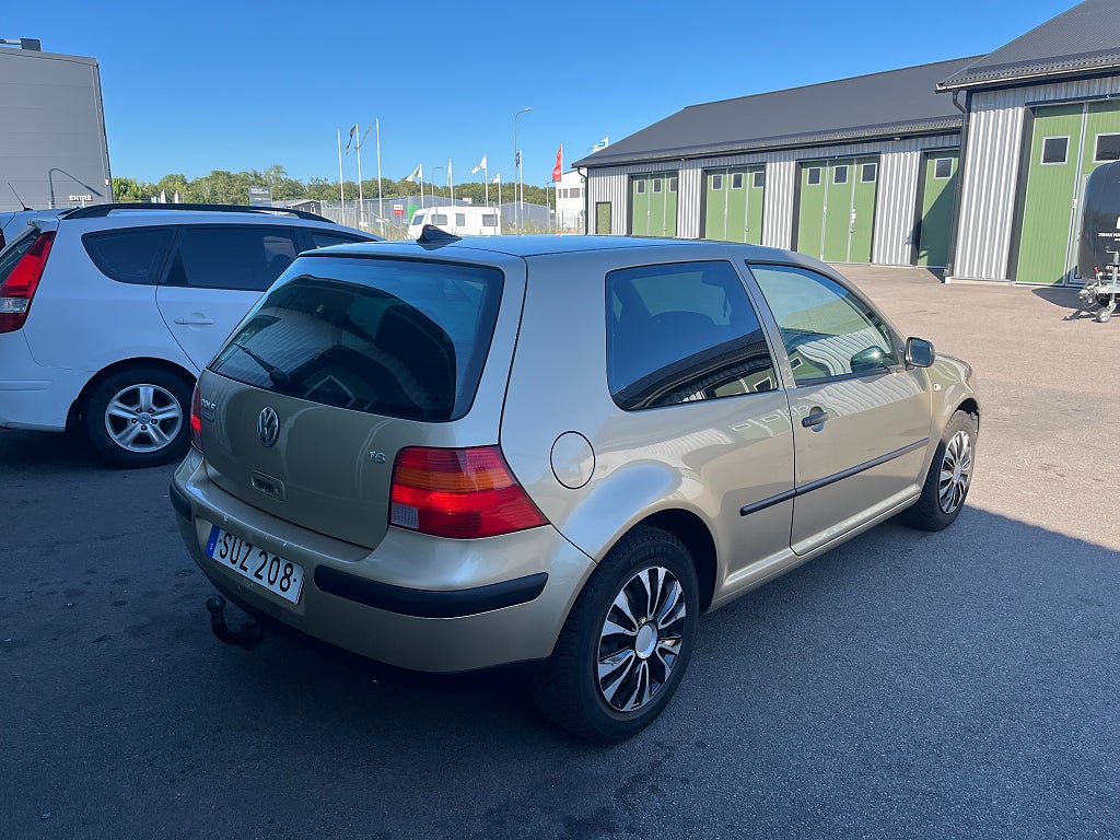 Volkswagen Golf 1.6, Dragkrok, Ac, Farthållare, Nykam, Bes