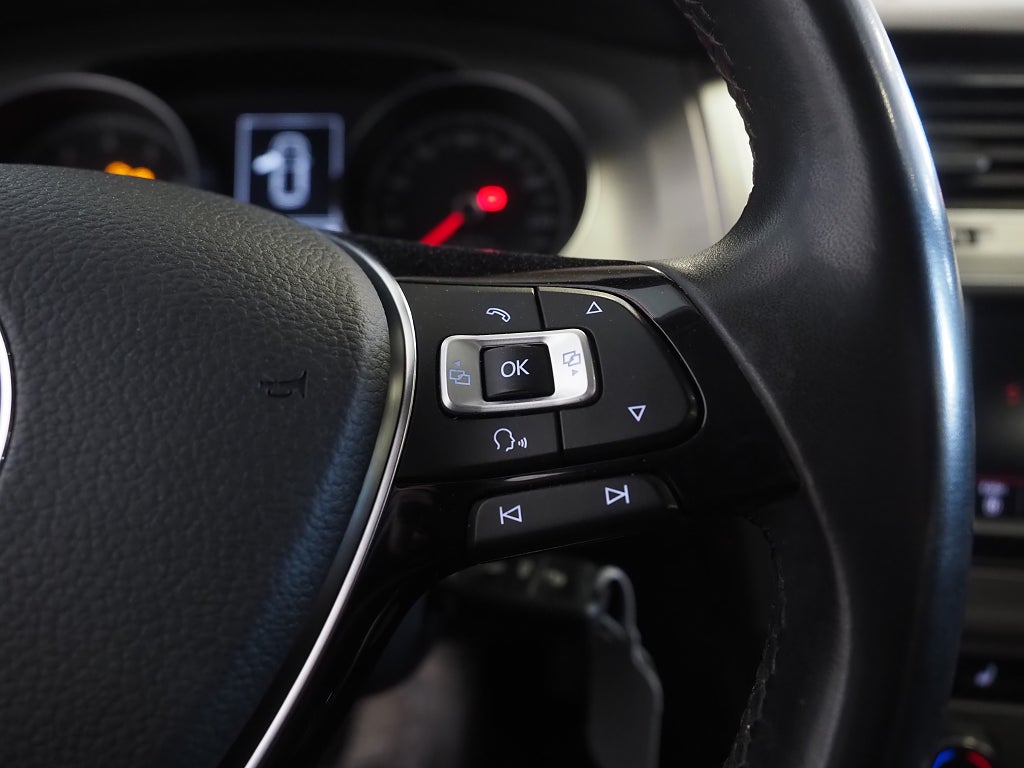 Volkswagen Golf 5-dörrar 1.2 TSI BMT Base | Bluetooth | Adaptiv farth | 2016