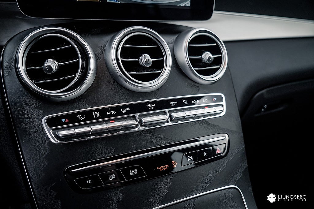 Mercedes-Benz GLC 2021 - miniatyr 14