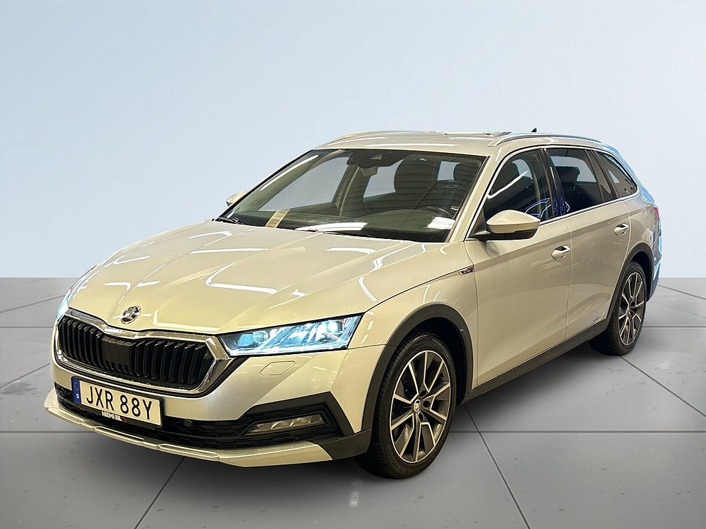 Skoda Octavia Scout 2.0 TDI MOMS/Rattvärme/Backkamera/Adaptiv Fart/Drag/SoV