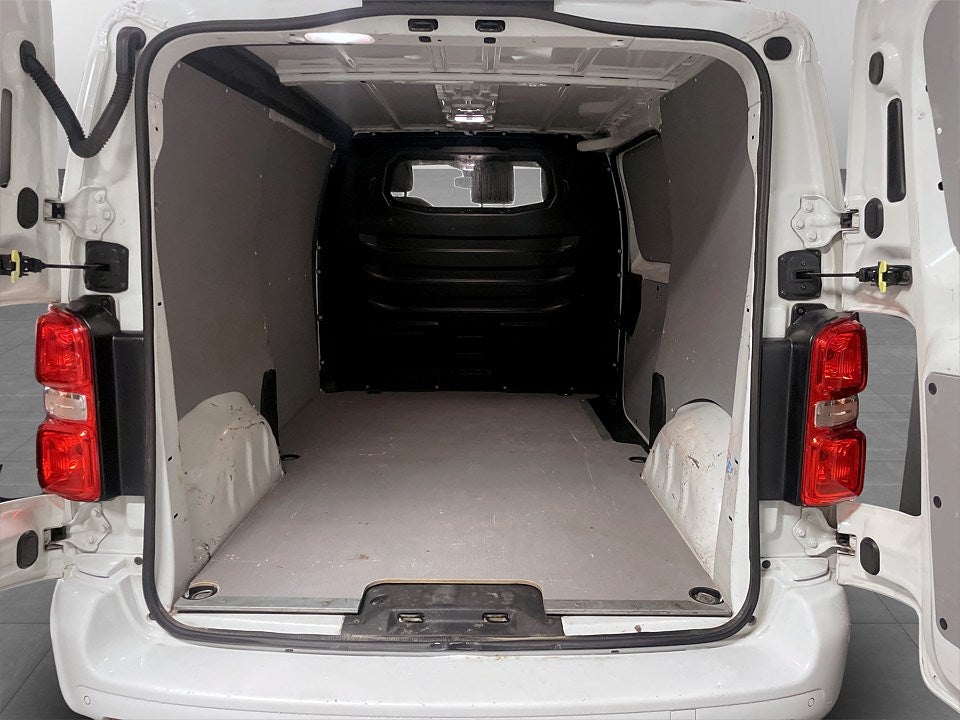 Bild på Peugeot Expert PRO+ 1.6 BHDi 115hk L2 - DRAG,VÄRMARE,SLAMLOCKS