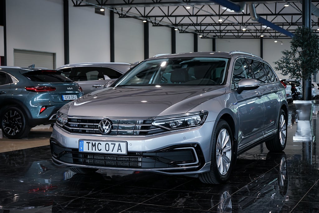 Volkswagen Passat Sportscombi GTE 1.4 TSI GTE Executive Drag Navi Kamera 