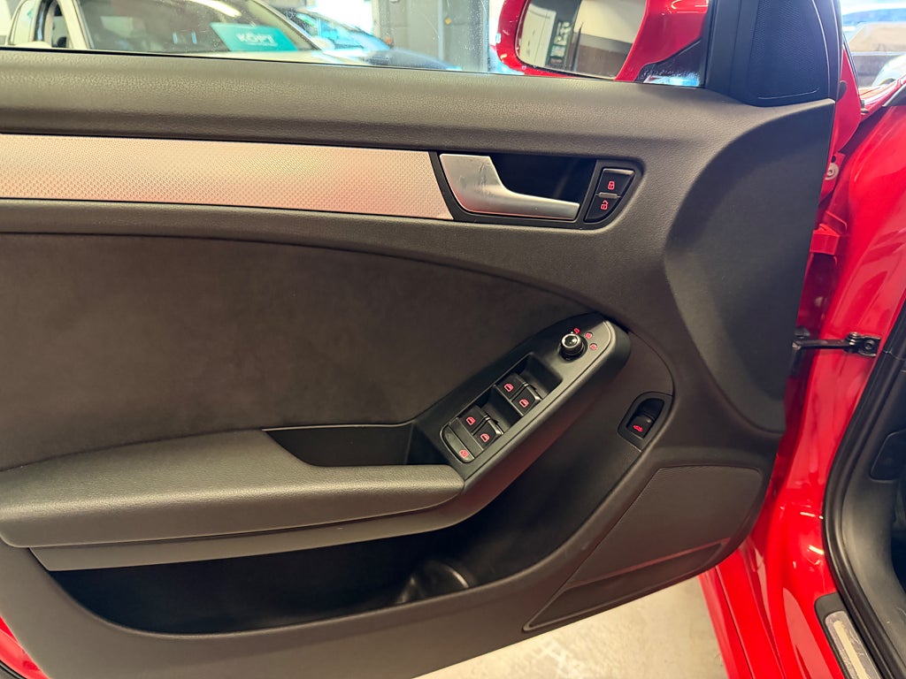 Audi A4 2010 - miniatyr 9