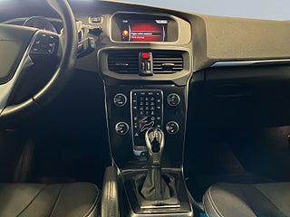 Volvo V40 D2 Aut Business Advanced Kamera Psens Värmare S&V-hjul – bild 11