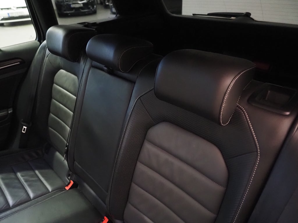 Volkswagen Golf SC R 2.0 TSI 4M 300hk Pano Skinn Dynaudio Keyless Navi 2015