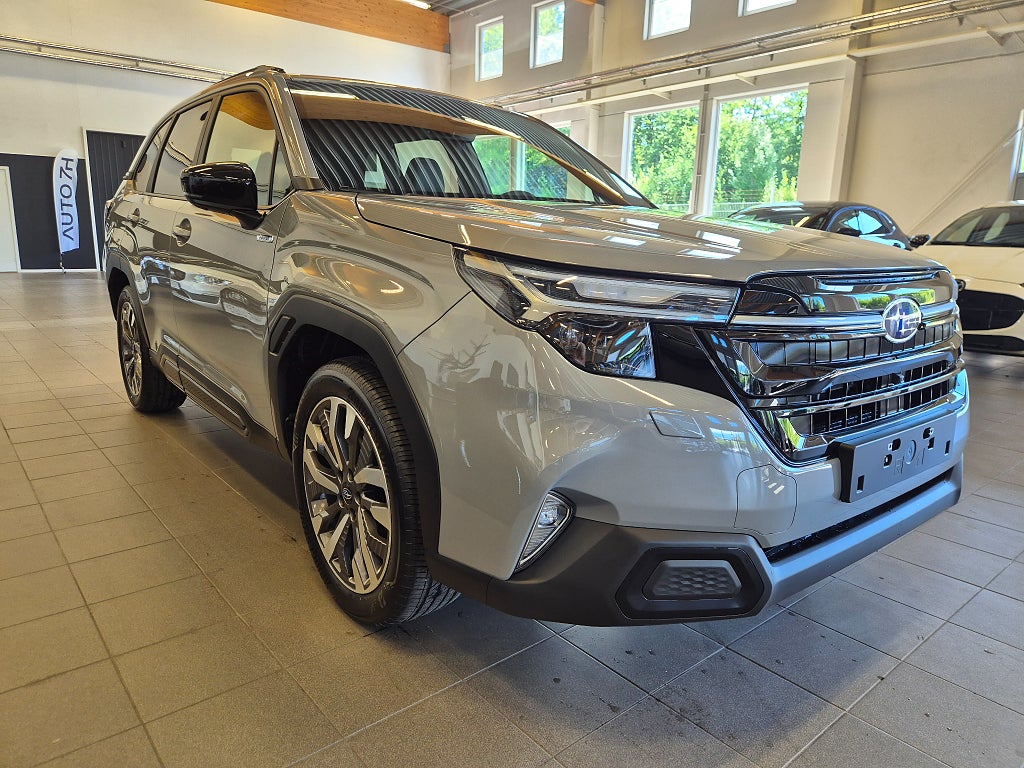 Subaru Forester 2,0 150hk e-Boxer Limited / Skinn / Rattvärme / 360-kam