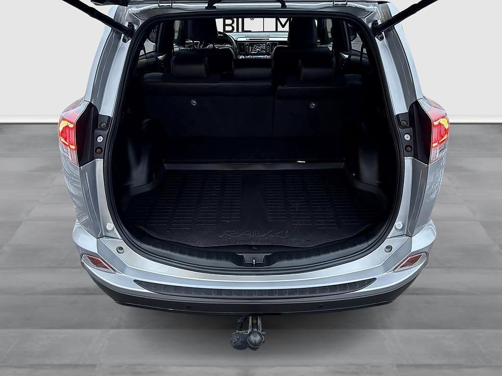 Toyota RAV4 2018 - miniatyr 11