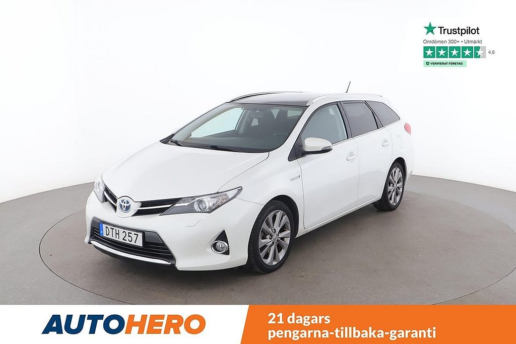 Toyota Auris Touring Sports Hybrid e-CVT / NYSERVAD