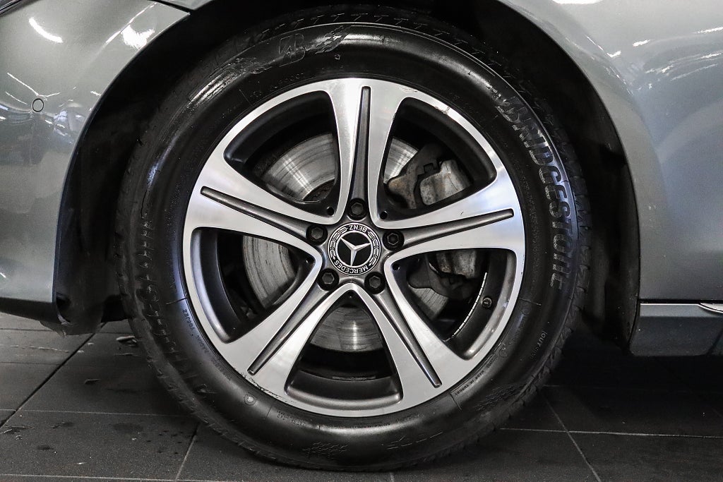 Mercedes-Benz E 220 d 4MATIC Exclusive Navi 360Kam Distronic