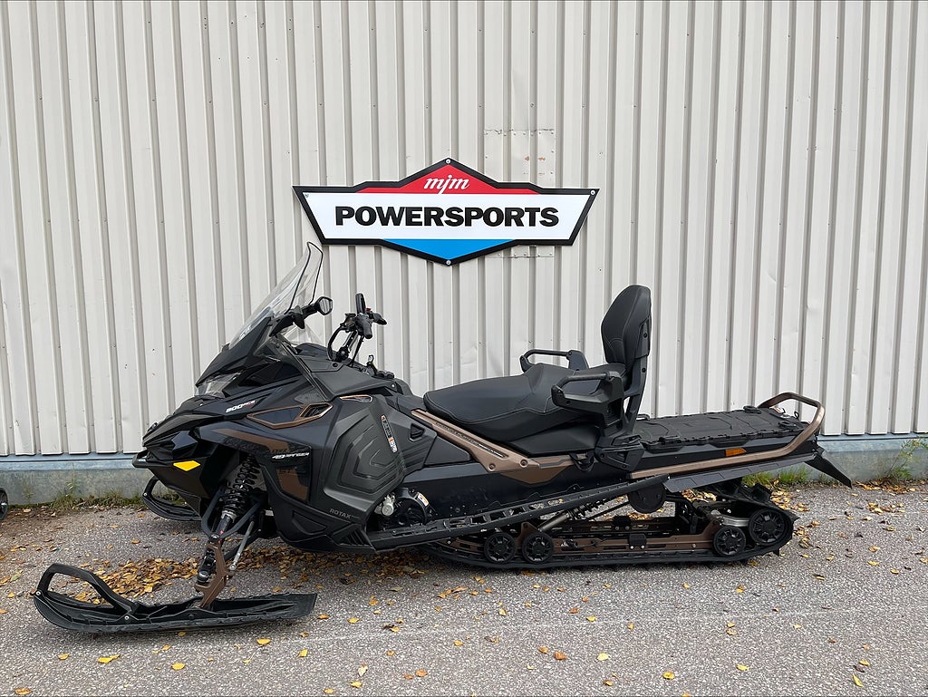 Lynx 49 Ranger ST 900 Ace Turbo 