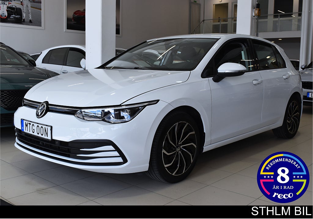 Volkswagen Golf 1.5 eTSI Base Navi Cockpit Värmare 4,95% ränta 