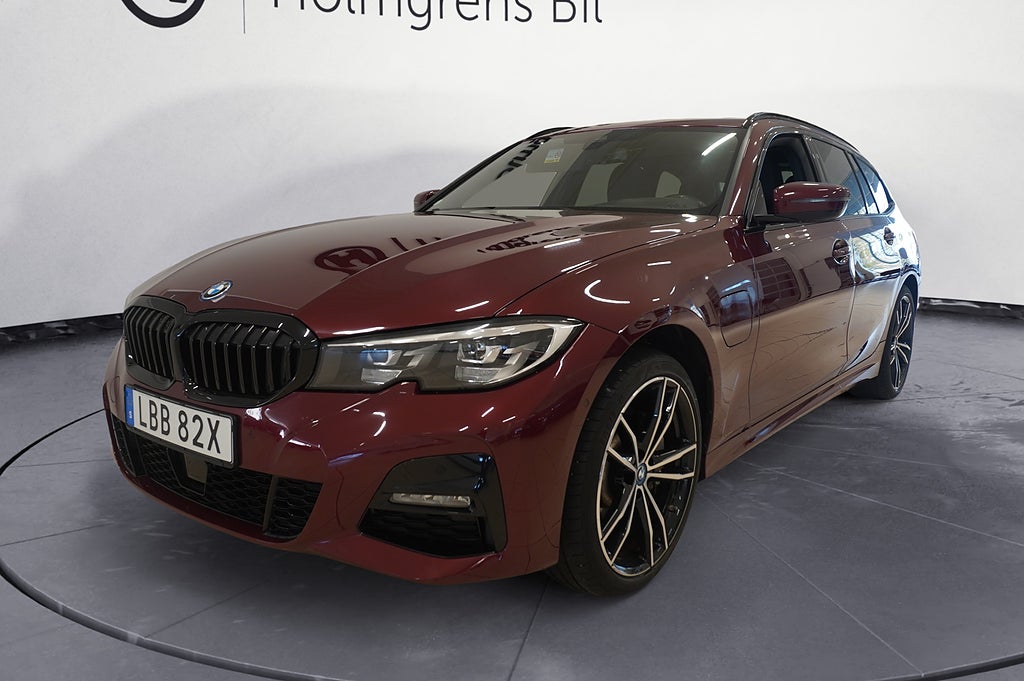 BMW 330 e xDrive Touring Ränta 4,99% | M-Sport Drag Panorama HUD HiFi
