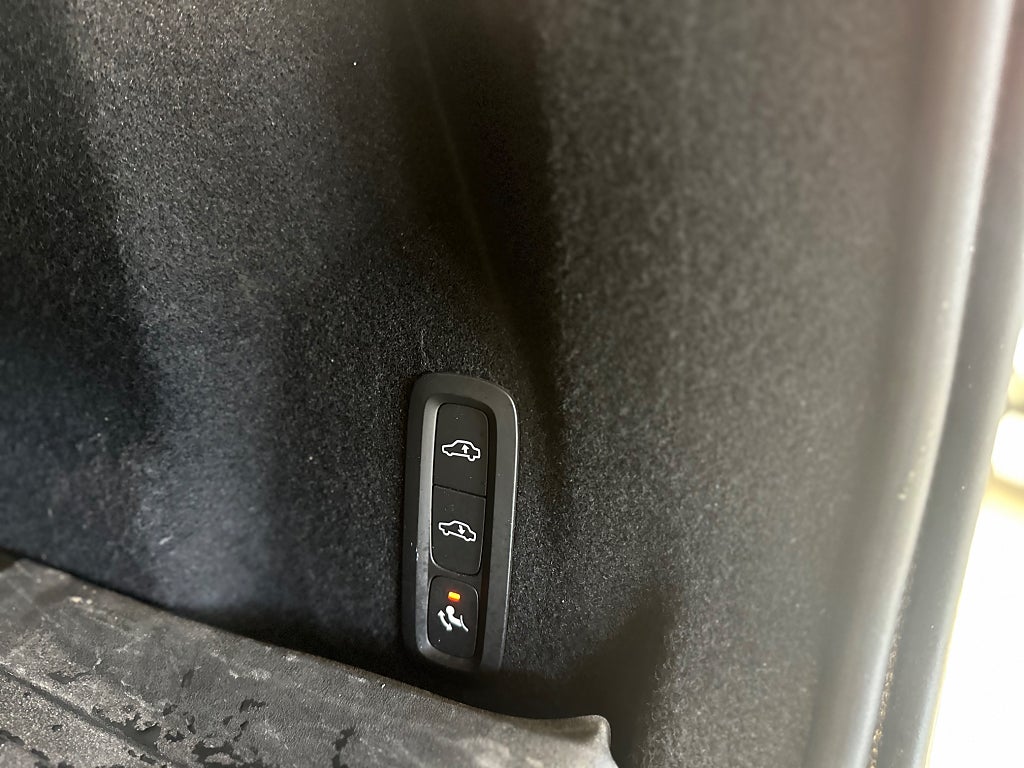 Volvo XC60 T8 Plug-In Hybrid AWD Geartronic Ultra Dark Euro 6