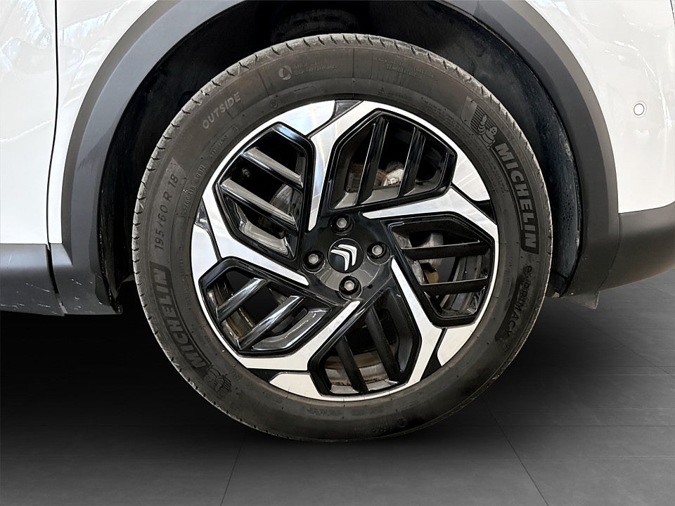 Bild på Citroën e-C4 Shine 50kWh 136hk Aut B-KAMERA CARPLAY