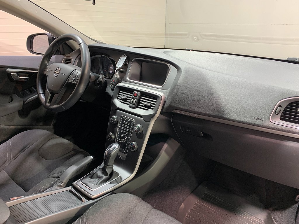 Volvo V40 Cross Country T3 Aut Kinetic Euro6 152hk | Värmare 2019