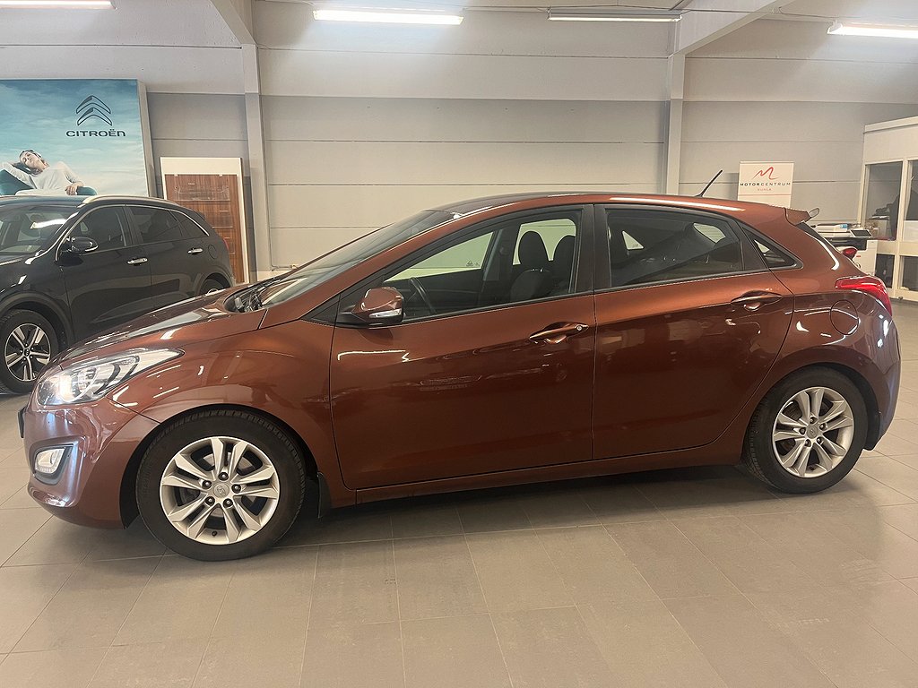 Hyundai i30 5-dörrar 1.6 CRDi Business (drag+motorvärmare)