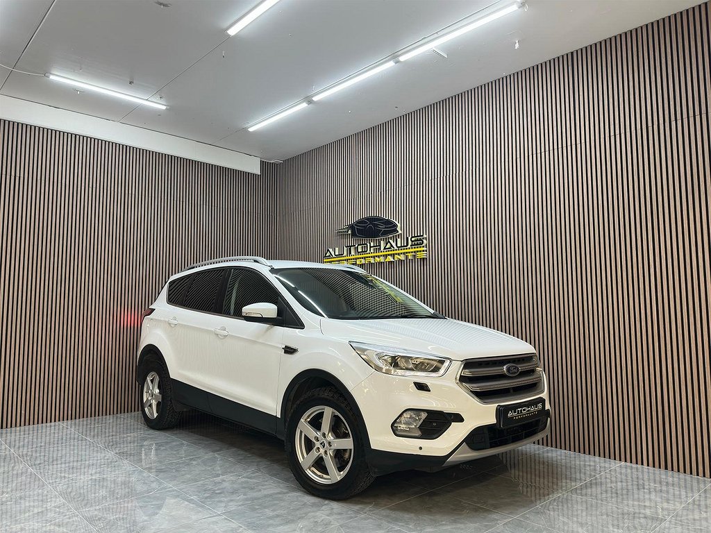 Ford Kuga 1.5 175hk EcoBoost AWD Navi Motorvärmare 