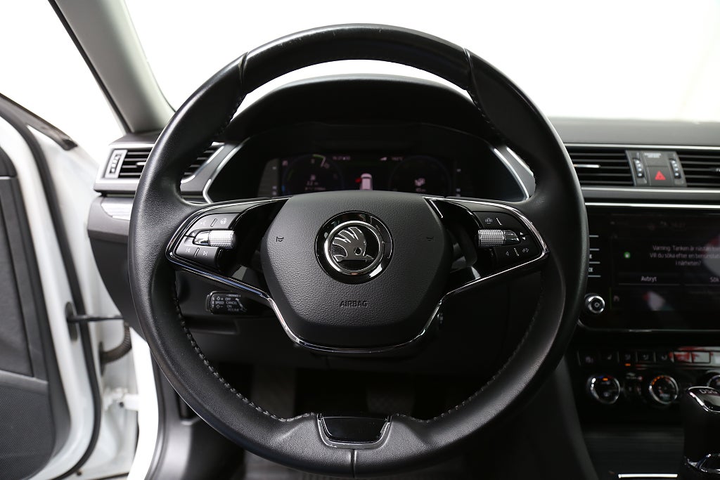 Skoda Superb iV Kombi 1,4 Plug-in Hybrid Style Navi Drag 2022