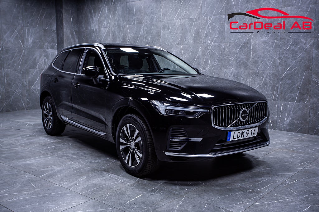Volvo XC60 Recharge T6 350hk AWD Core Pano Kamera Navi Drag