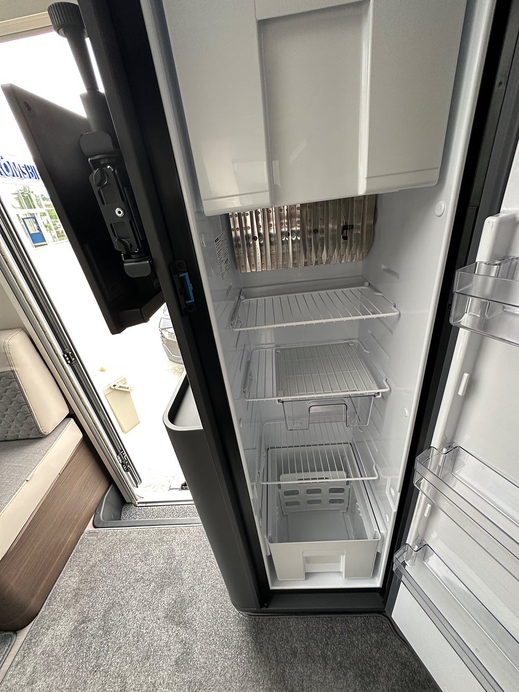 Adria 670SL MB Coral Supreme  9G-Tronic Automat 170Hk 275 Mil thumbnail