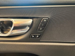 Volvo XC60 T5 AWD R-Design/Drag/Bvärm/Kamera/Navi/Rattvärme