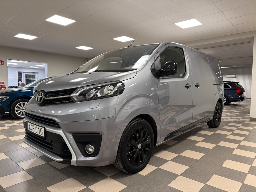 Toyota ProAce 2.0 D Automat Head-up B-kamera Navi 180 Hk Värmare Skåpbil