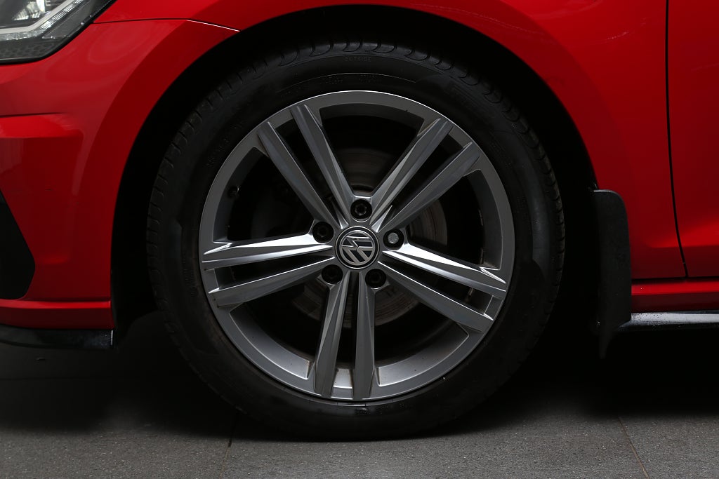 Volkswagen Golf 1,5 TSI 150hk R-Line DSG Sportscombi Värmare Drag 2019