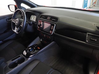 Halvkombi Nissan Leaf 12 av 23