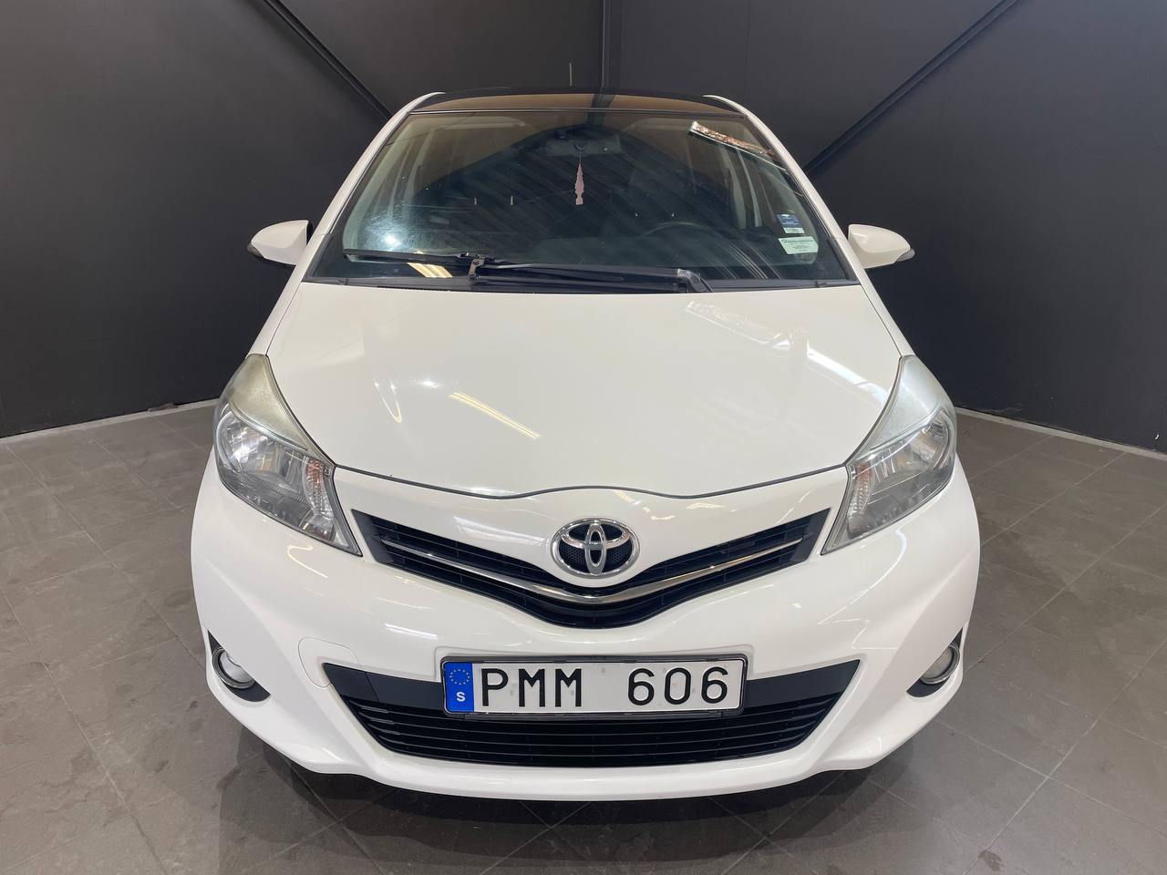 Toyota Yaris 2012, bild 2/50