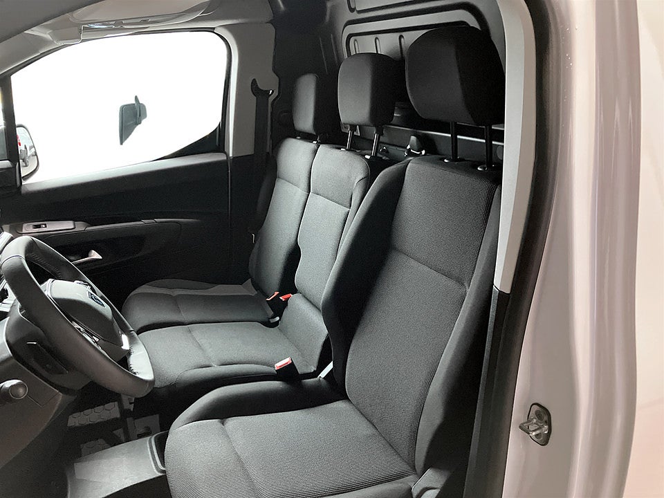 Bild på Peugeot Partner BlueHDi 130hk Aut L2 - HYRBIL