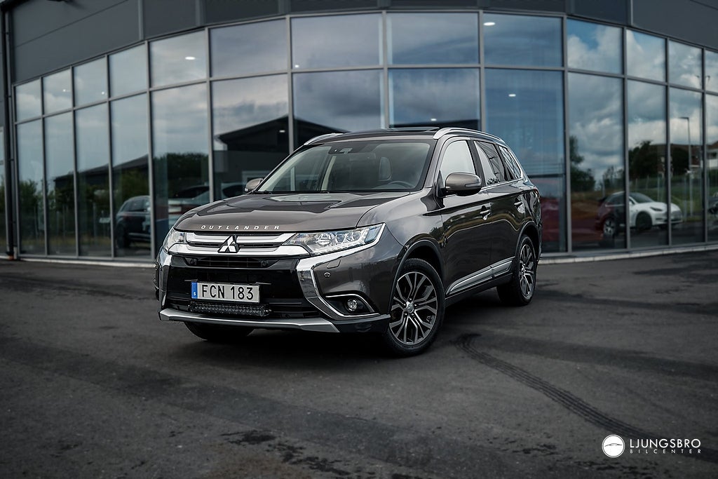 Mitsubishi Outlander 2.2 Di-D 4WD 150hk / Drag / Kamera / Pano
