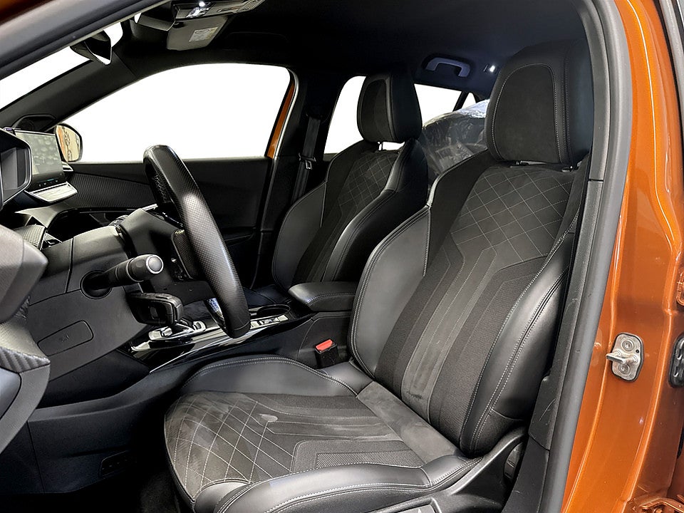 Bild på Peugeot E-2008 GT 50kWh 136hk Aut B-KAMERA CARPLAY