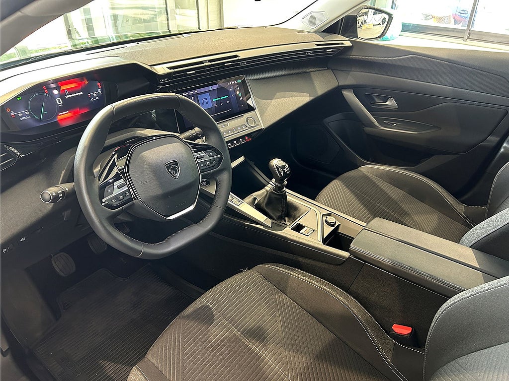 Bild på Peugeot 308 5D Active Pack 1.2 PT 130hk - CARPLAY,FARTHÅLLARE