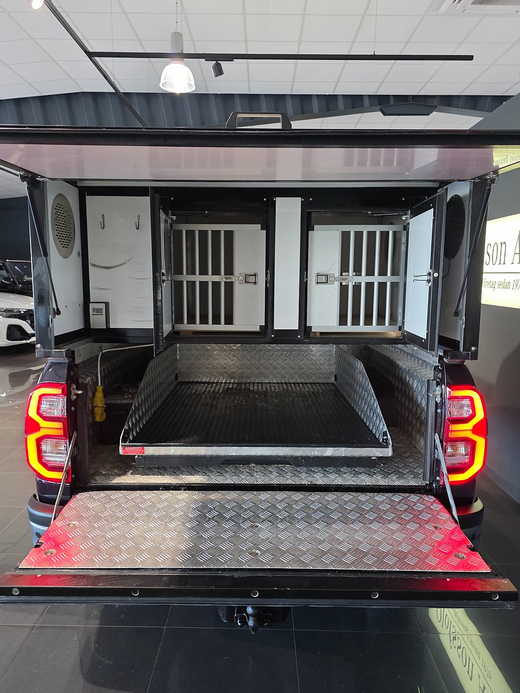 Toyota Hilux Dubbelhytt 2.8 4WD Invincible Euro 6 - bild 6