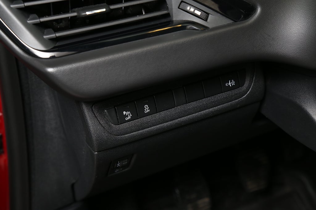 Peugeot 208 1,2 PureTech 82hk Active 5D Bluetooth Ny kamrem 2017