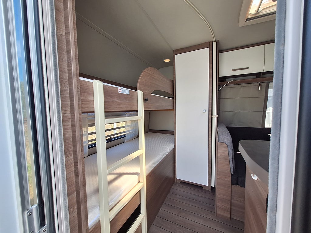 Knaus Sport Silver Selection 540 FDK Barnkammare, 1 Ägare