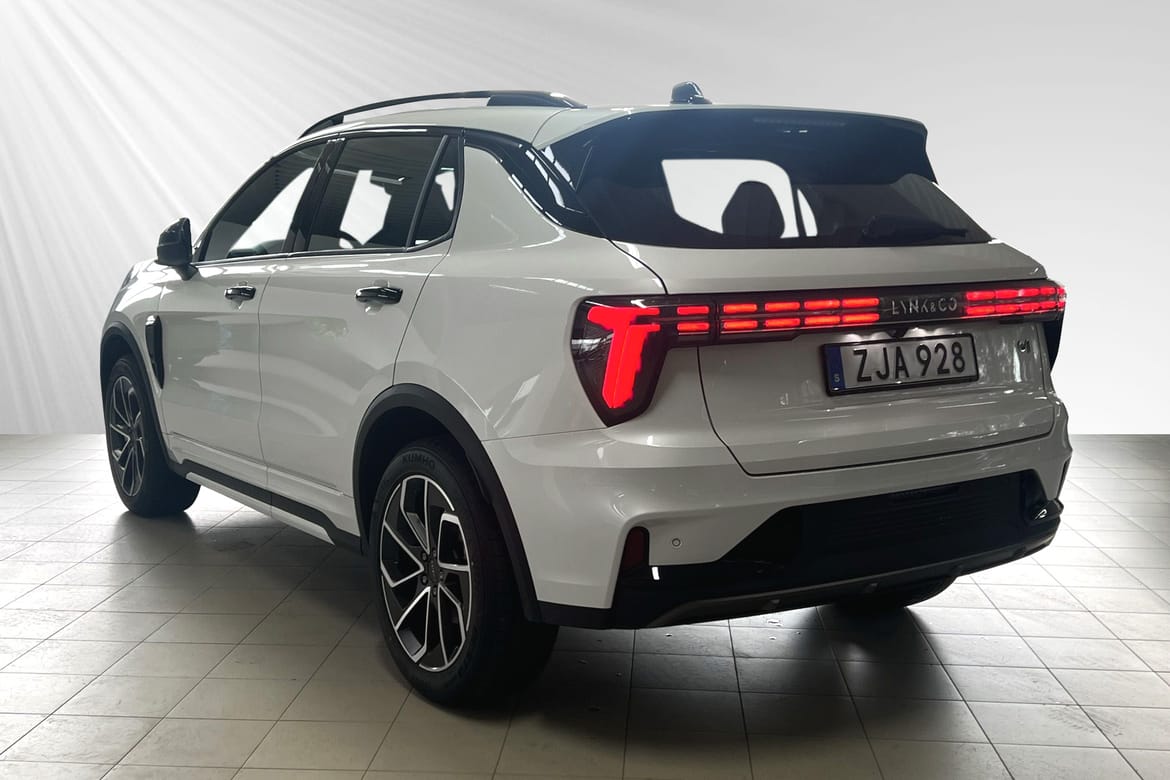 Lynk & Co 01 Core PHEV 2025, bild 3/37
